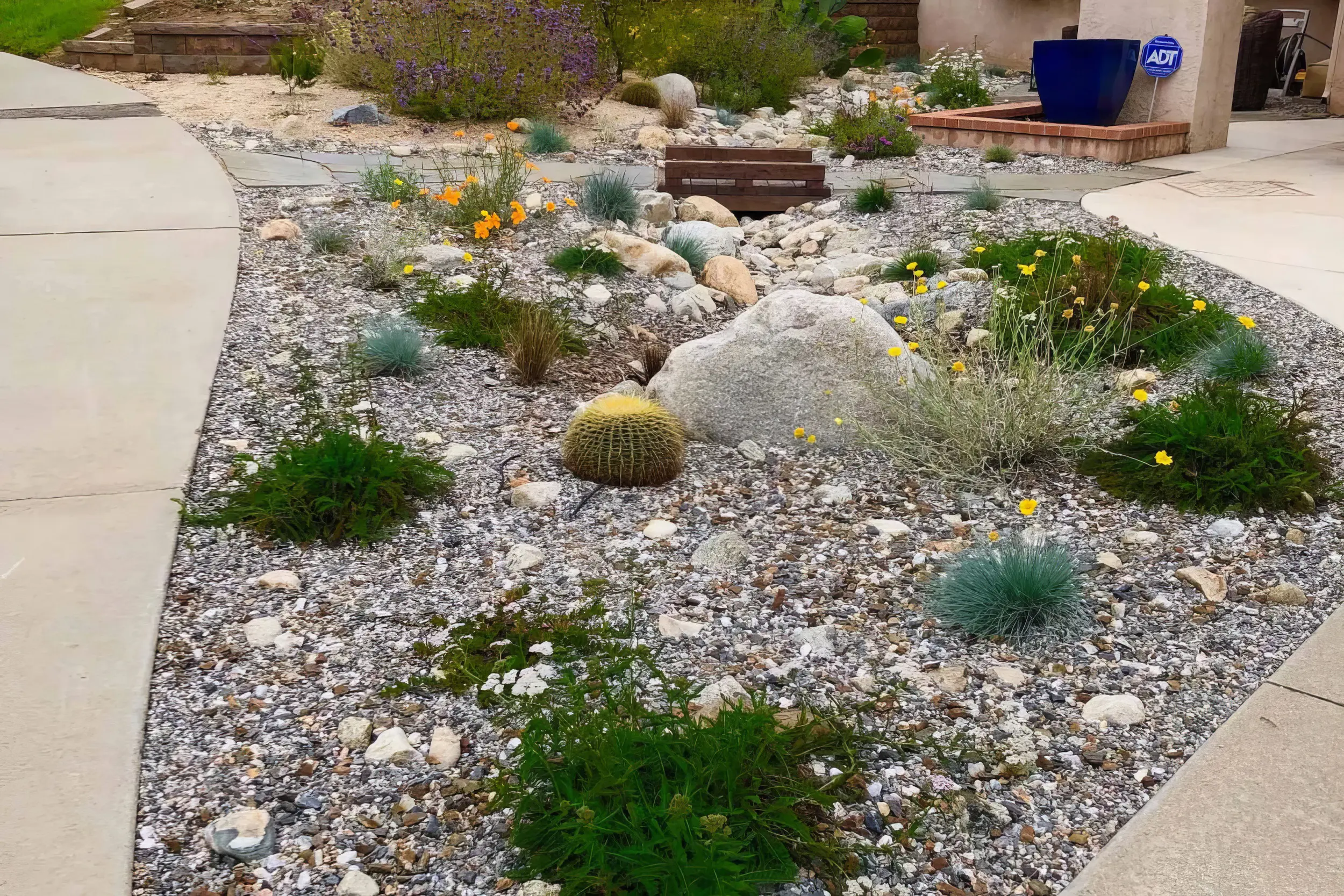 Noncombustible gravel and separated low planting near a Carpinteria foothill home